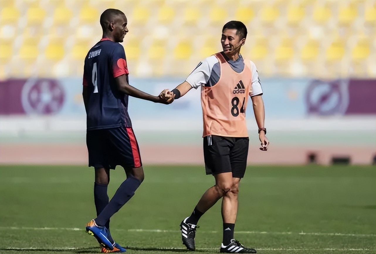 媒体人：马宁难执法2026年世界杯,中国足球裁判马宁名场面