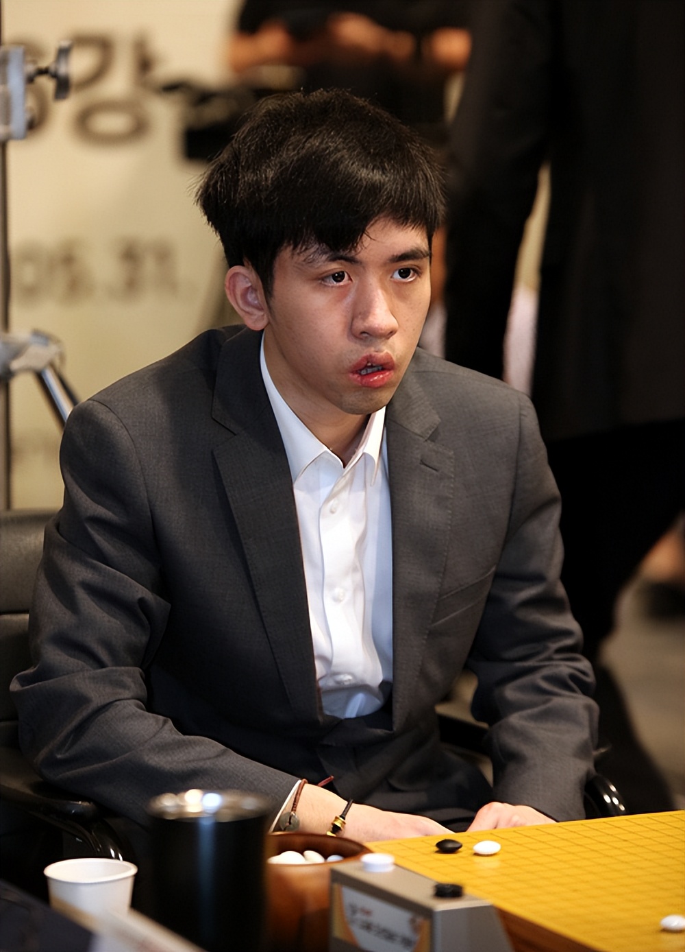 lg杯柯洁对阵申旻埈,LG杯柯洁胜申旻埈