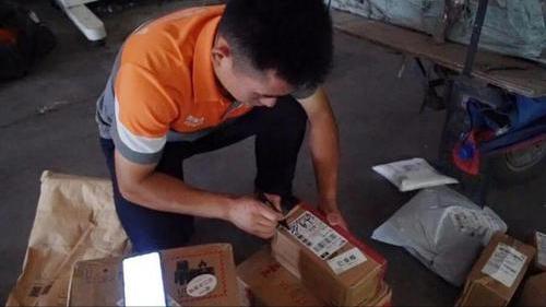 快递员把寄的快递弄丢了怎么办,快递员弄丢货怎样赔偿