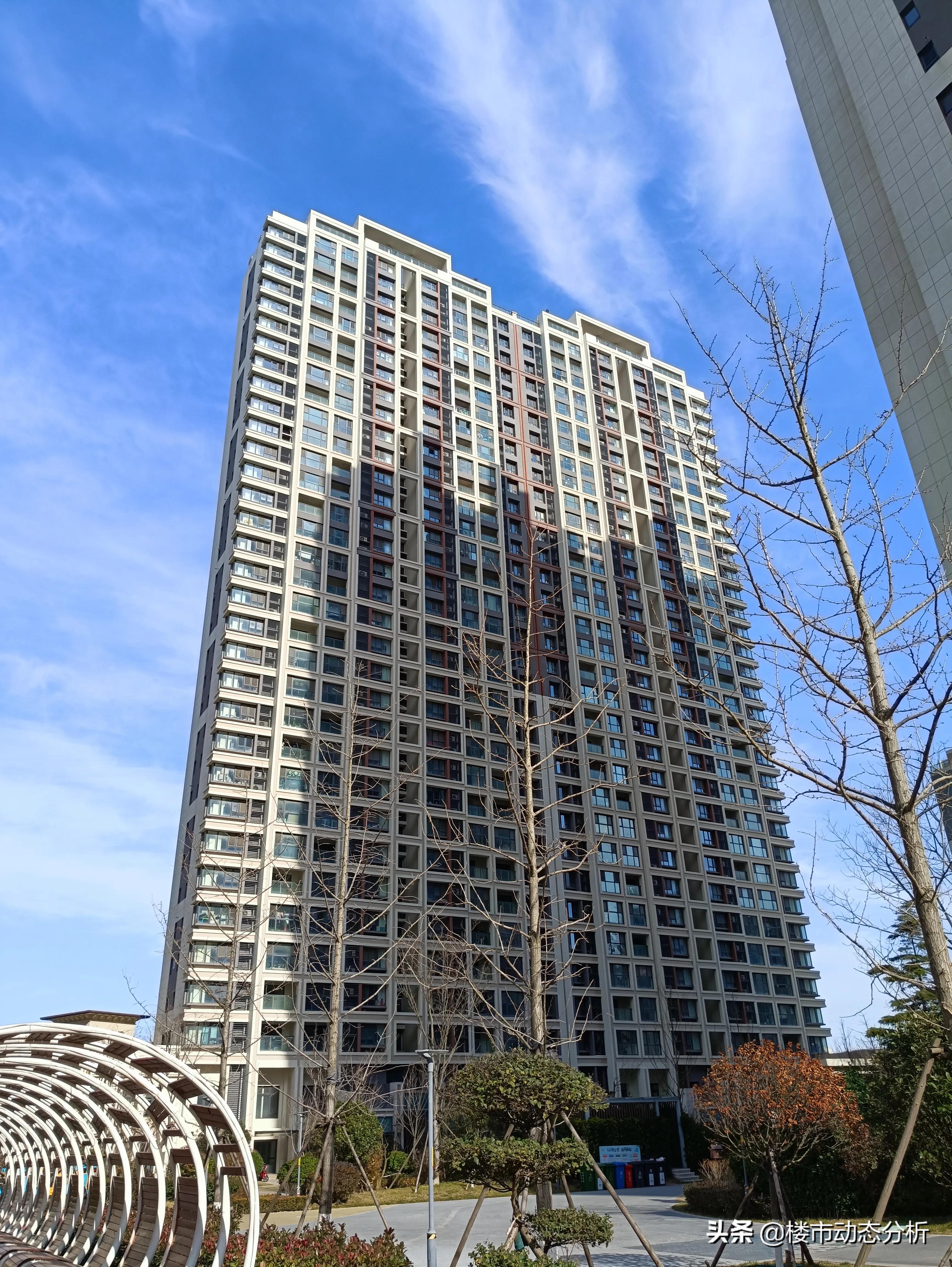 采光主要取决于楼层还是朝向,采光好的房子的标准