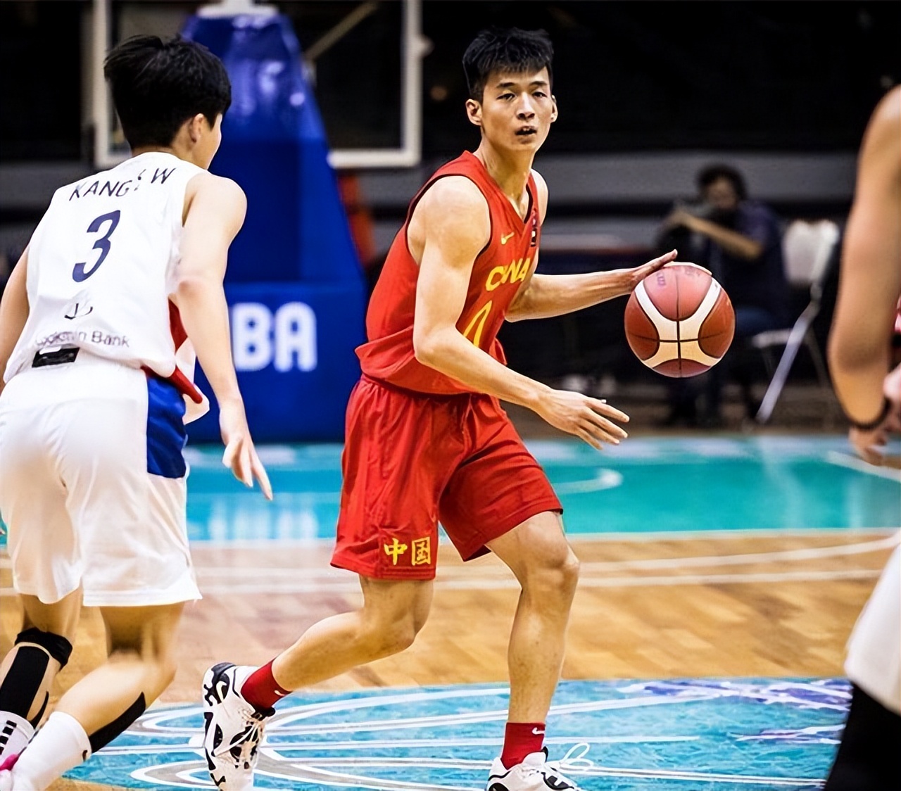 杨瀚森亚预赛失误,男篮亚青赛杨翰森vs日本