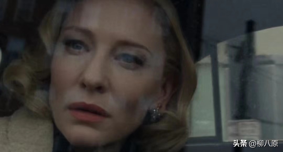 美国影片《卡罗尔》运用了很多的追踪镜头和手持镜头有什么目的？