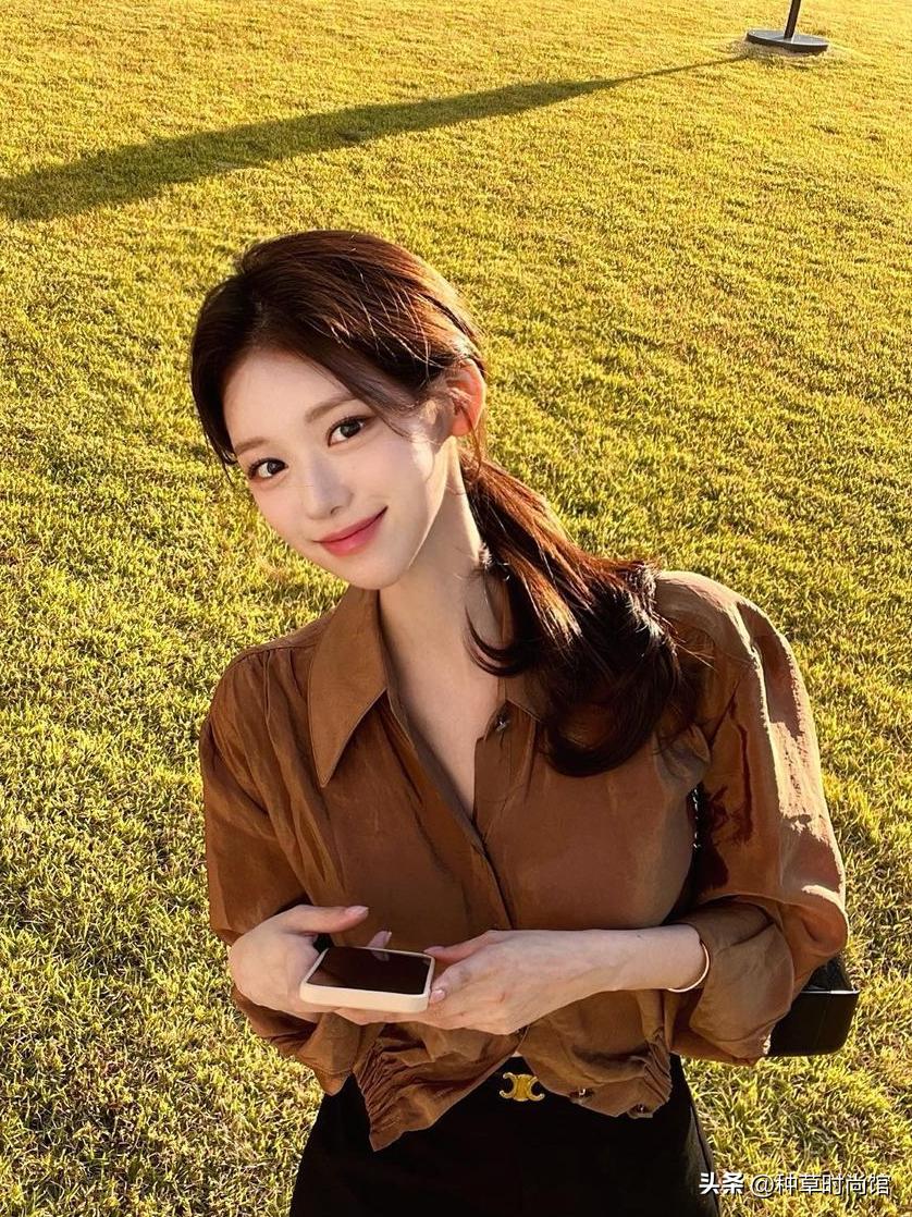 韩国小姐姐冬日穿搭,拜托冬天穿短袖