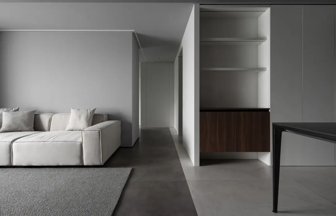 白色为主的客厅配什么颜色沙发图,客厅是白色的要选什么颜色的沙发