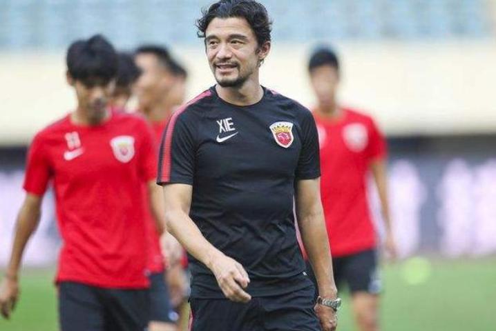 国足主帅为何至今未选出？名记：贾秀全高洪波也不干净，仅剩1位