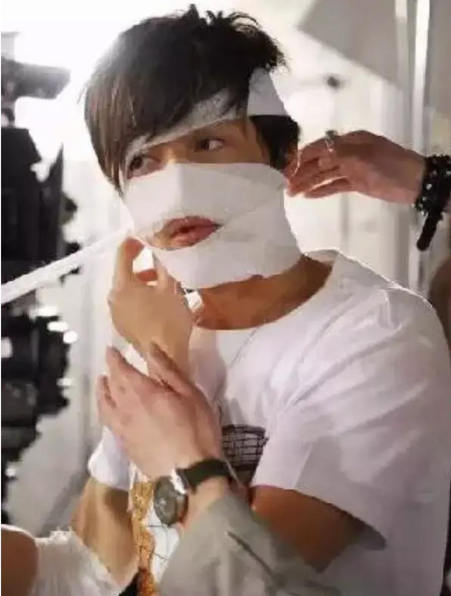 消失六年的他回来了,消失五年的他