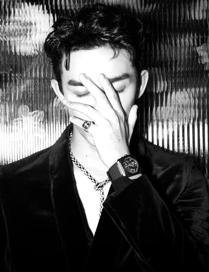 一款最帅气的男士发型,成熟男士头发稀少适合剪什么发型