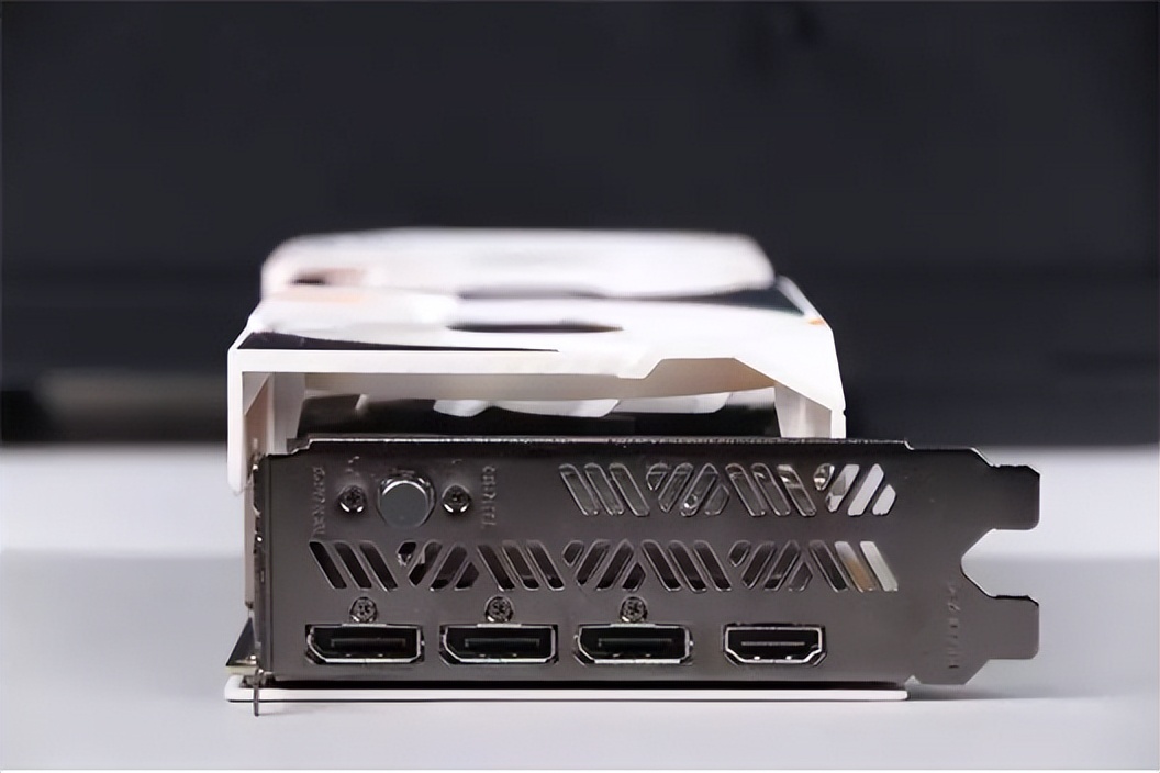 技嘉x670和b650主板区别,技嘉x670小雕支持固态pcie5.0