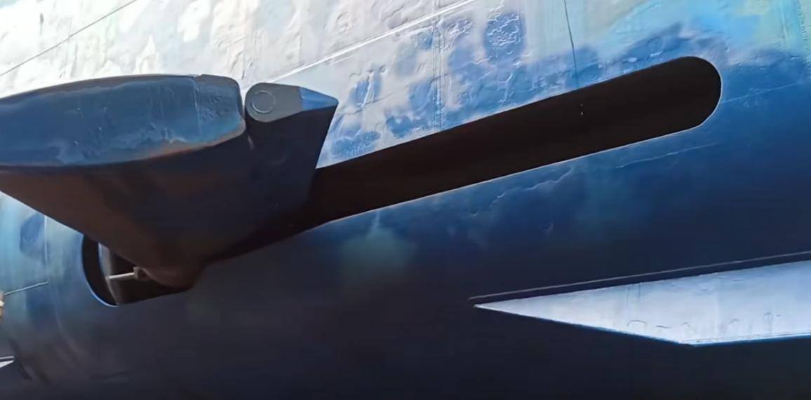 航空母舰能顶得住台风海啸吗,航空母舰遇海啸台风