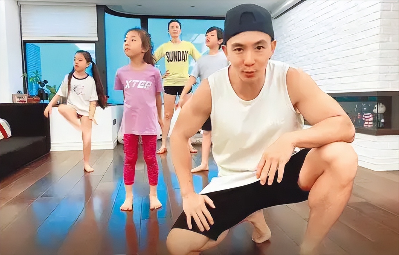 疫情下的明星有多惨,疫情下的明星百态