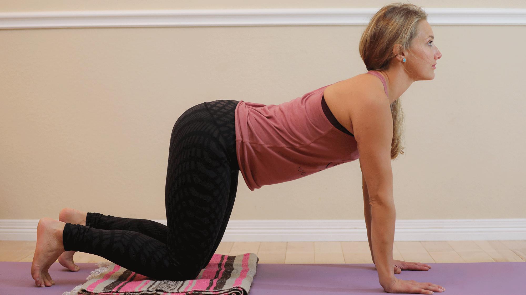 胸椎过直瑜伽体式怎么训练,胸椎后背疼痛怎么锻炼瑜伽