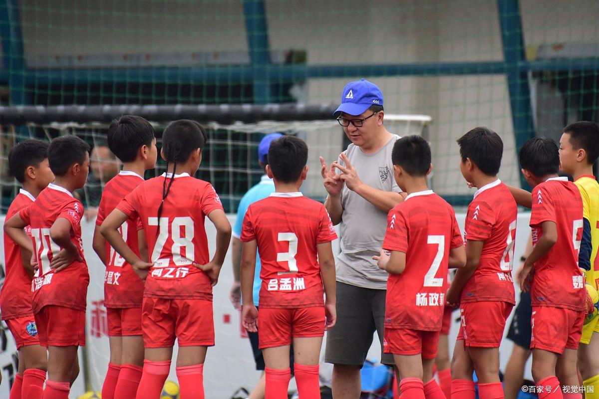 一场2:0让国足提前摆脱垫底排名,一场2-1让国足克星轰然倒塌