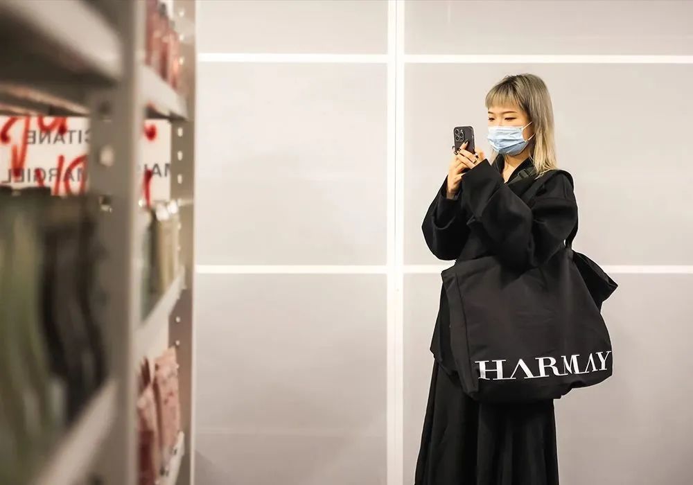 独家｜話梅要造一个“线下李佳琦”？