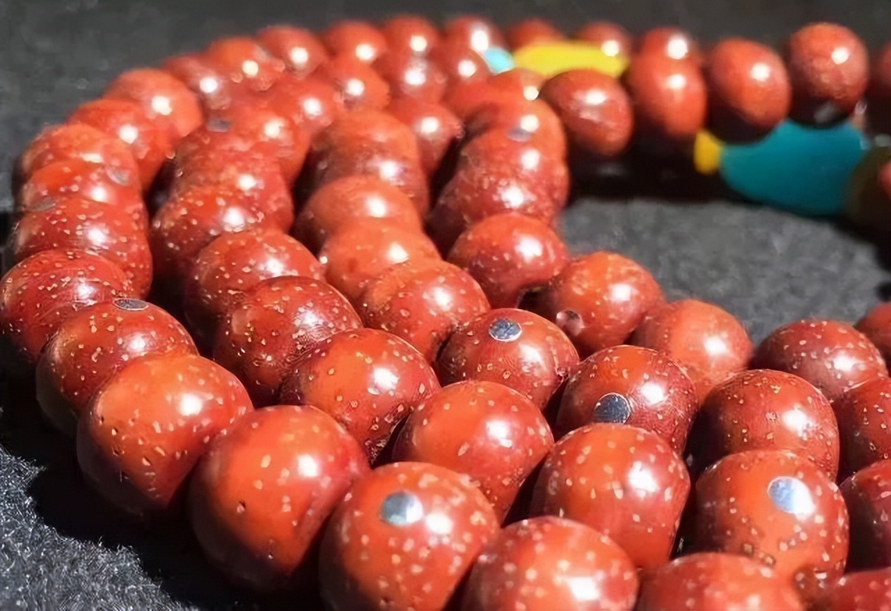 星月菩提奶油黄是什么,鸡油黄星月菩提盘出来的效果图