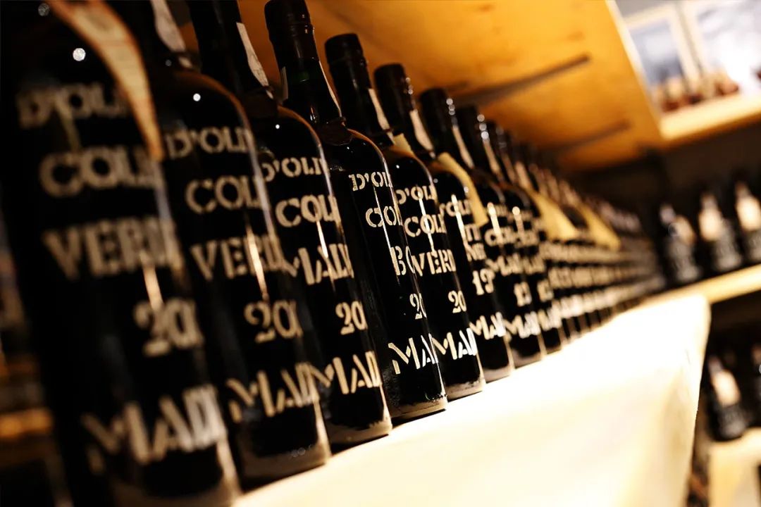 c罗的故乡马德拉岛多少座球场,不死之酒马德拉madeira