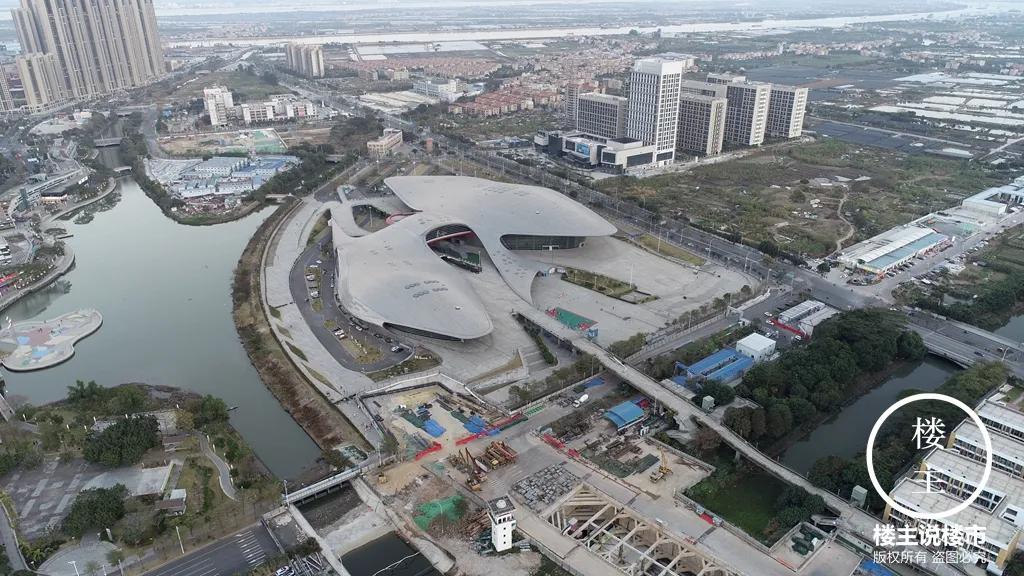 亚运城：壮士断臂退而求生