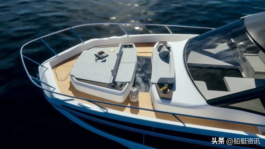 Galeon具有海滩模式的560飞桥艇