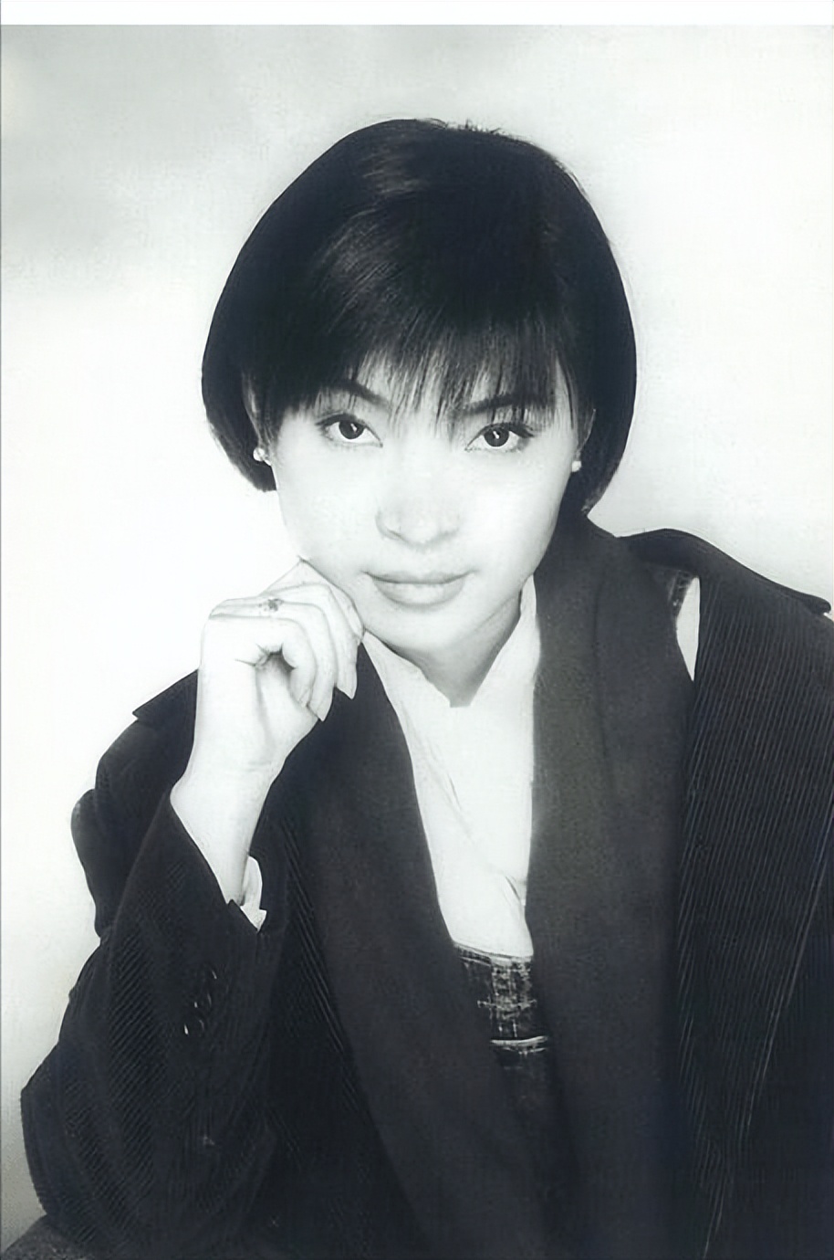 出轨整容医院院长,出轨整容医生转移丈夫22亿资产