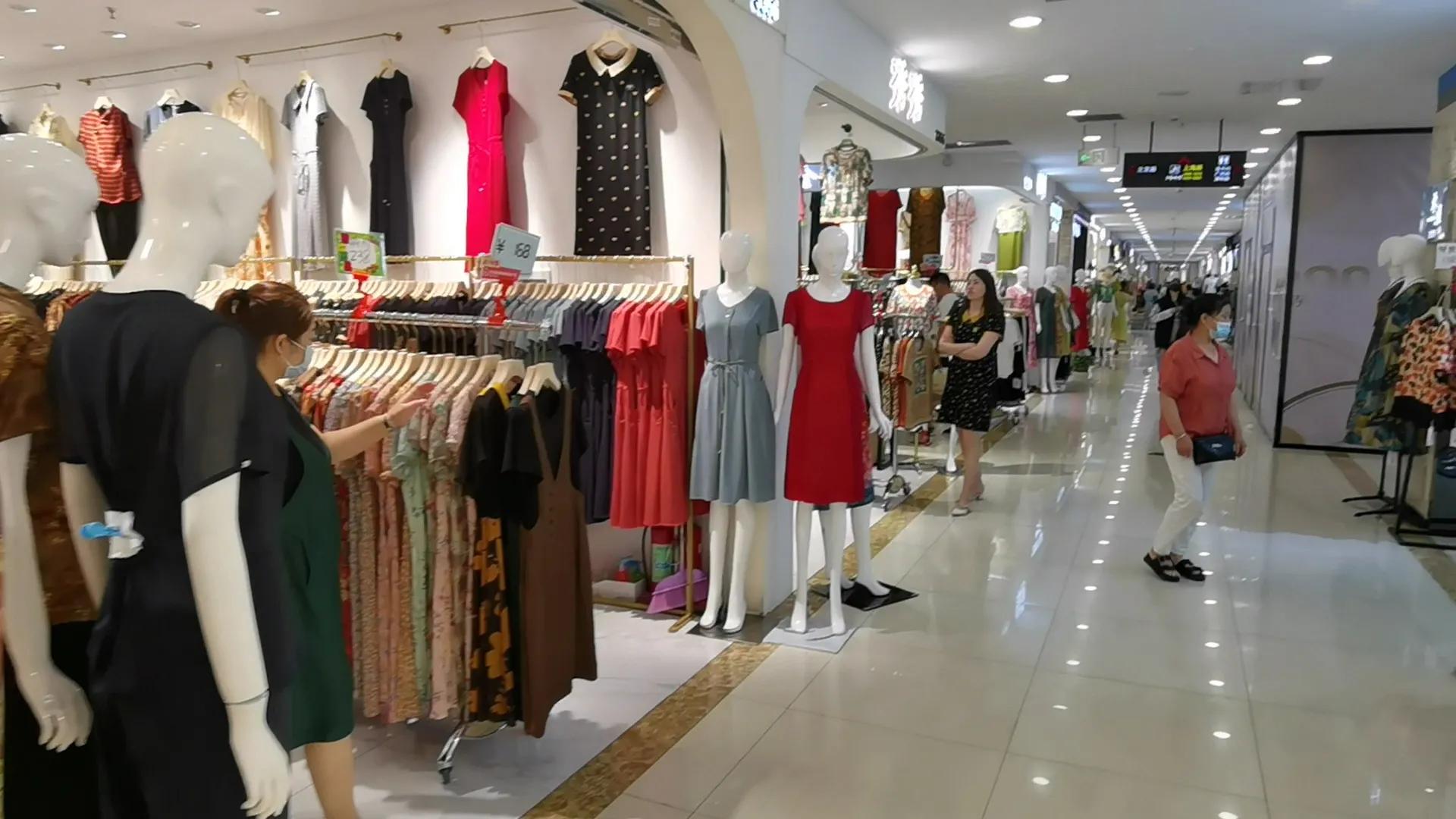 逛汉正街！看品牌服饰批发广场别样的景致