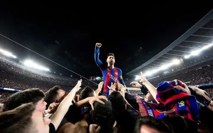 梅西从此在球迷心中比肩马拉多纳,梅西我已经不慌了