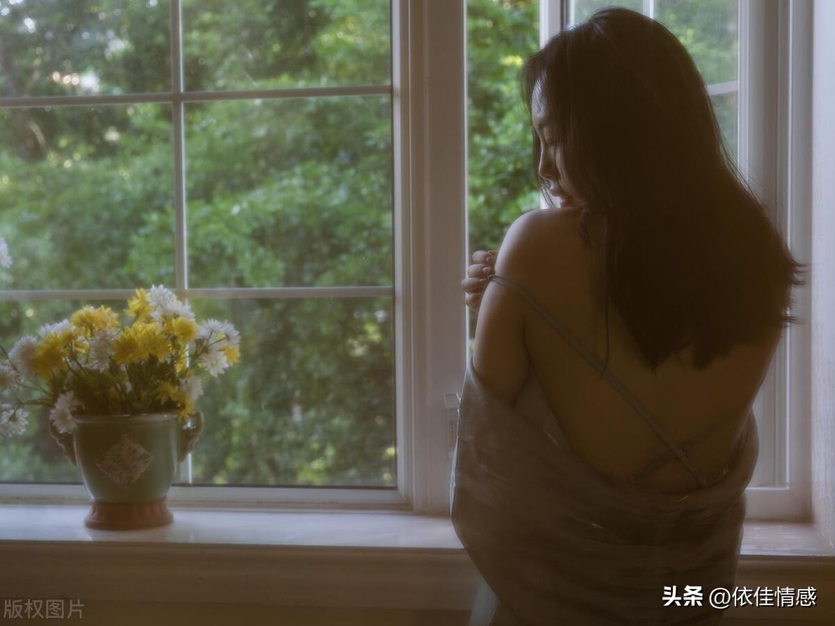 成功男人要求女人有品位有修养,女人要有气质男人要有品味