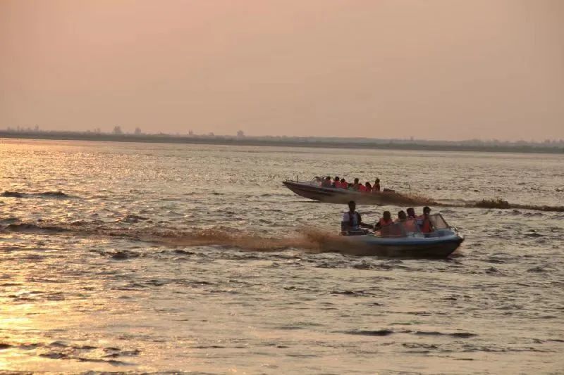 华山附近免费游玩,潼关有到华山的一日游吗