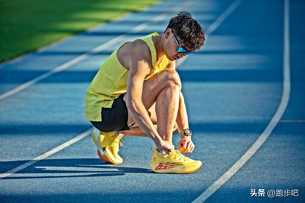 飞影pb3.0和飞影plaid有啥区别,中乔飞影pb3跑鞋