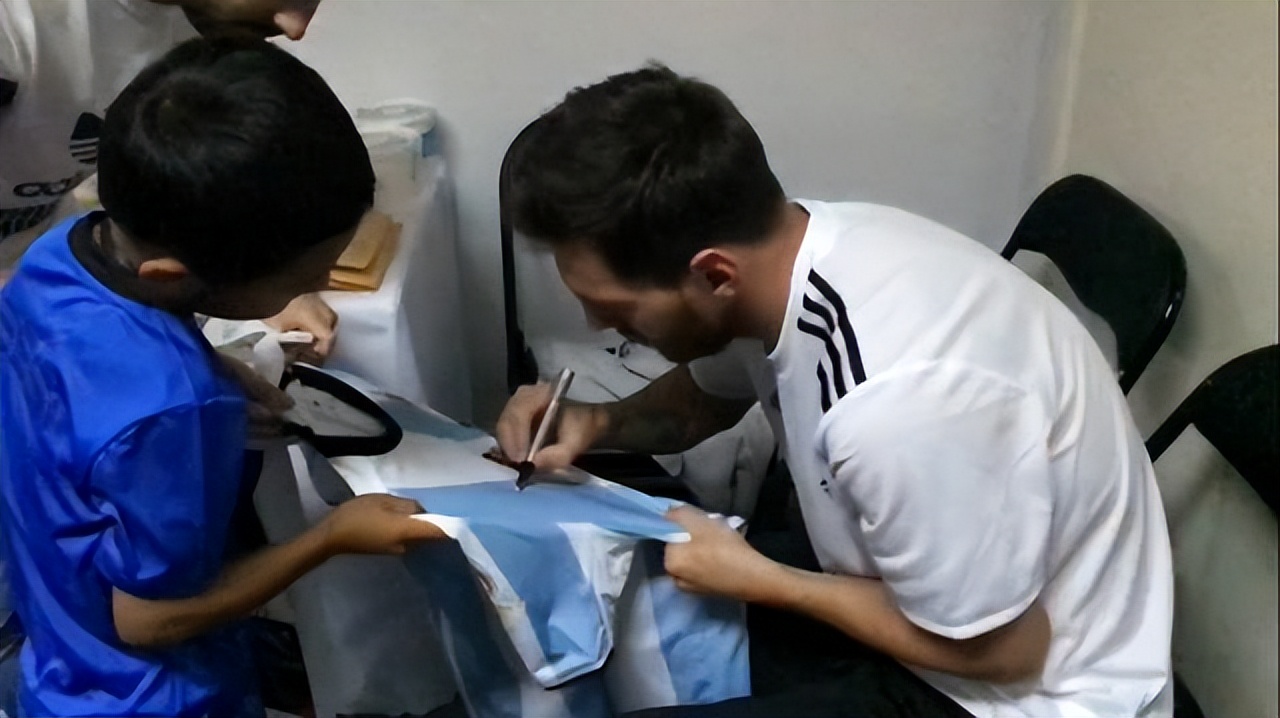 为什么那么多人喜欢梅西呢,爱梅西