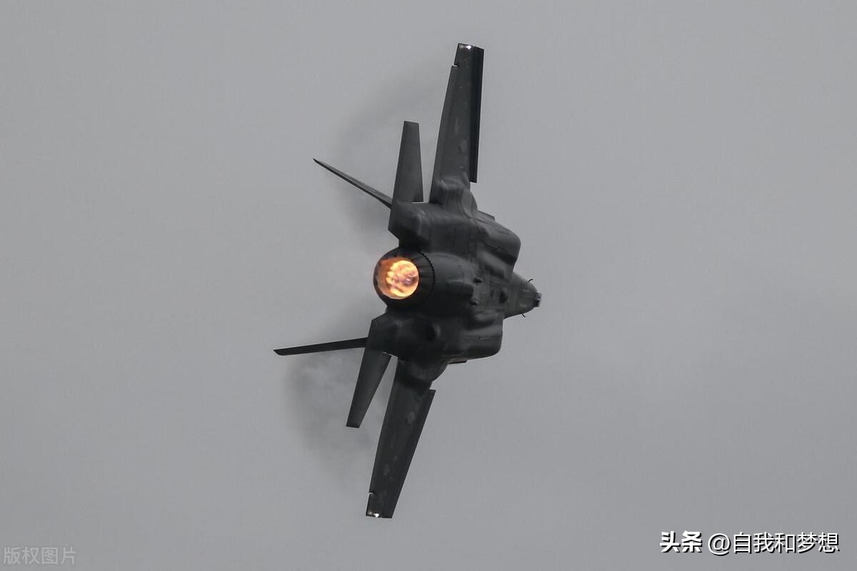 歼31vsf35视频,歼-35相比于fc-31有哪些改进之处