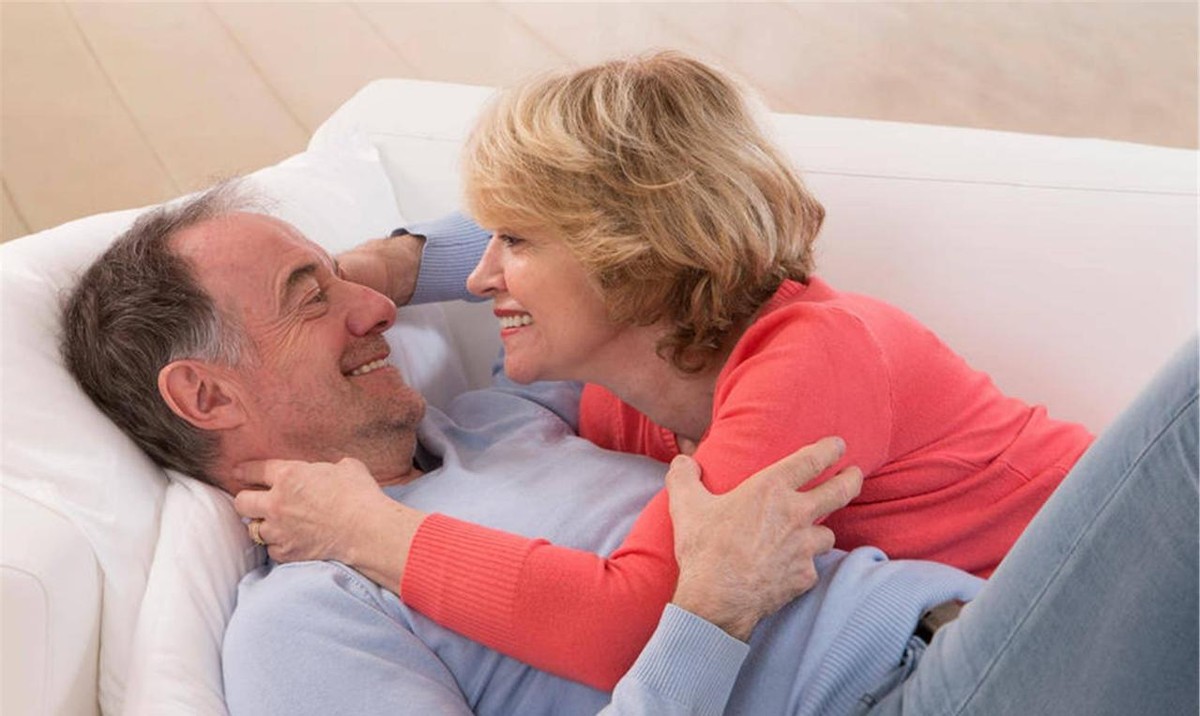 老年男女相处有没有好处,老年夫妻同住有什么益处