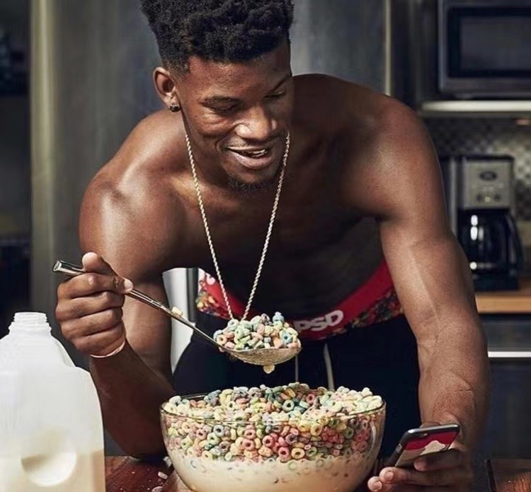 詹姆斯布朗尼国王,詹姆斯祝贺布朗尼