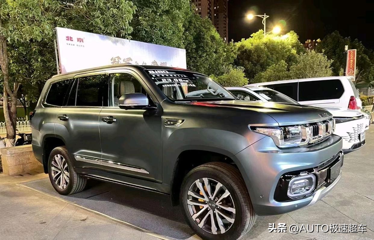 北汽“终于赢了”,BJ60越野车销量飙升,造型大气,竞争坦克400