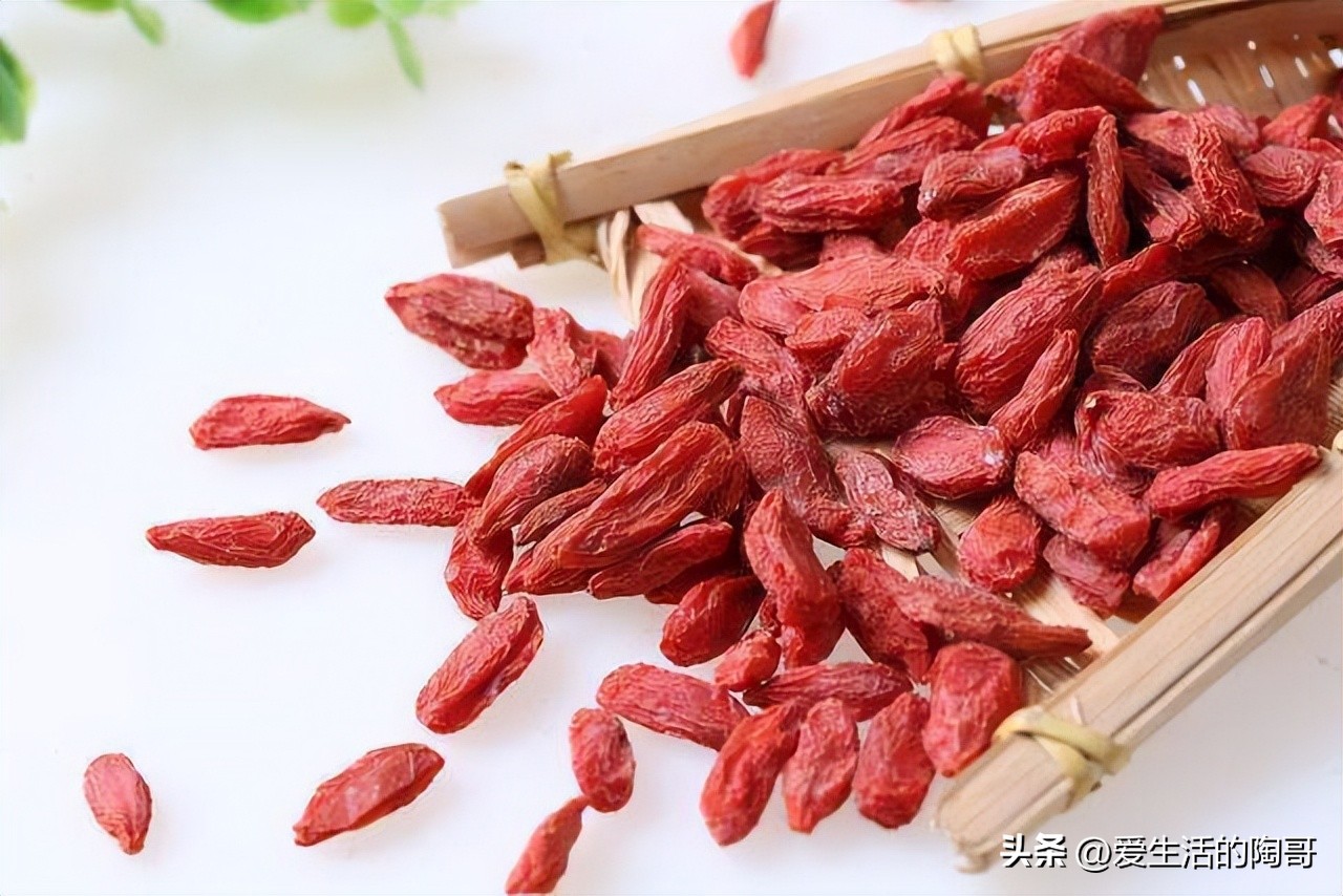 中医告诉你男性补肾的五类食物,秋季男人吃啥中药补肾