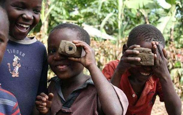 故事:非洲22岁小伙吃沙子上瘾,一天要吃五斤,身体发生怎样改变