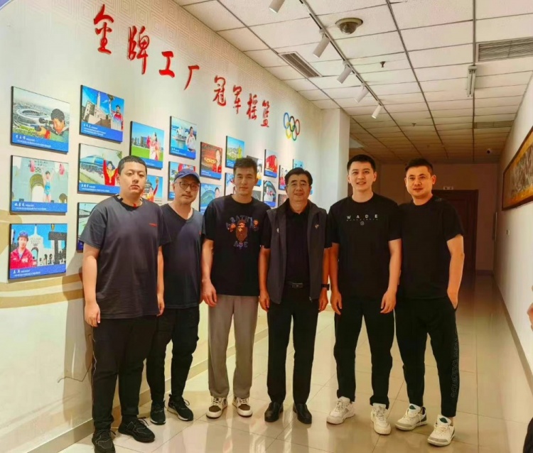 姚明周琦小丁王哲林齐聚上海交大,cba王哲林阵容