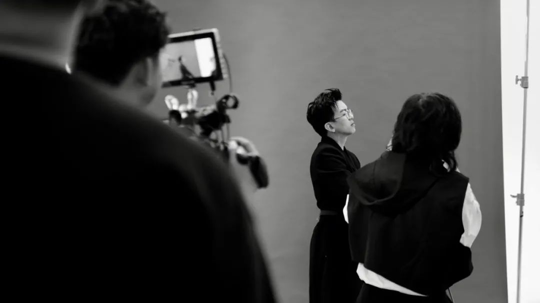 拍时尚杂志动作要夸张吗,离谱时尚杂志