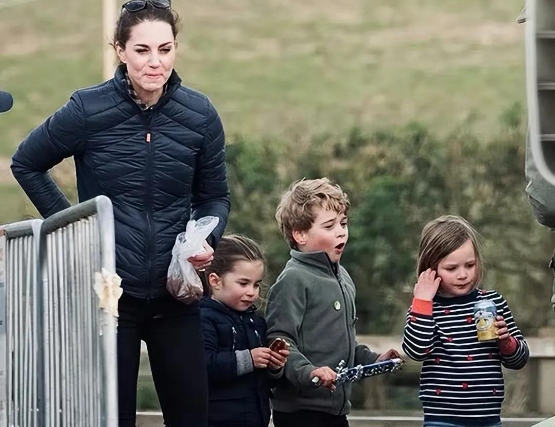安妮的孙辈,安妮的孙女