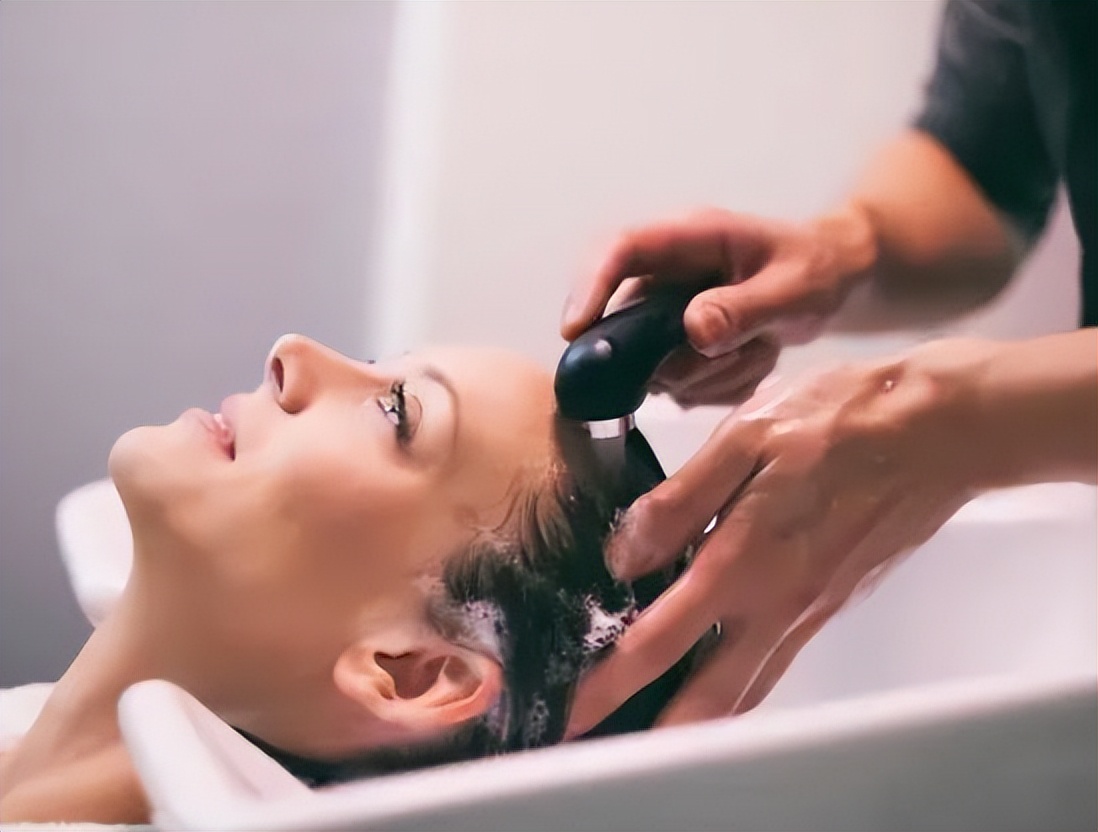 经常染发真的会得癌症吗,长期染发致癌是真的吗