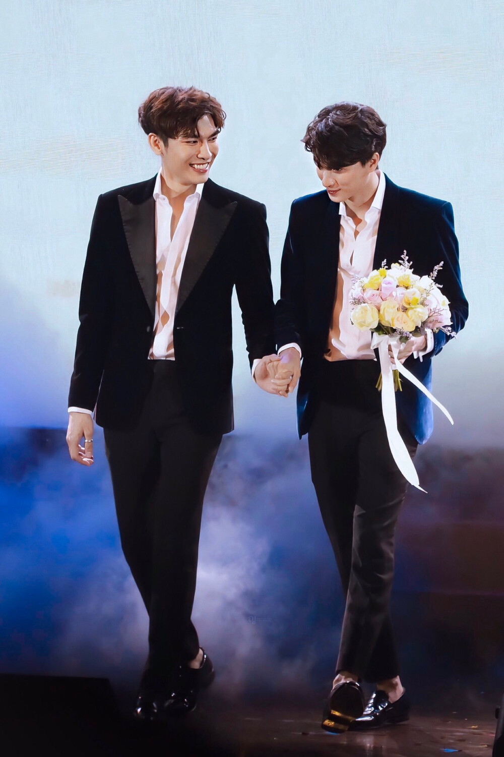 他泰相似男孩之Apo糕卡娜:黑皮小辣椒同经纪人中国血统港风少年