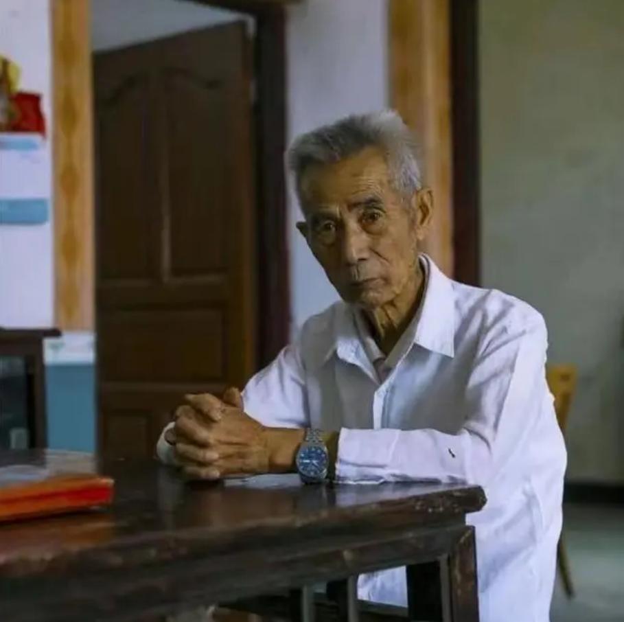 80岁“强奸犯”教师申诉56年：死前还我清白，受害女生为老师喊冤