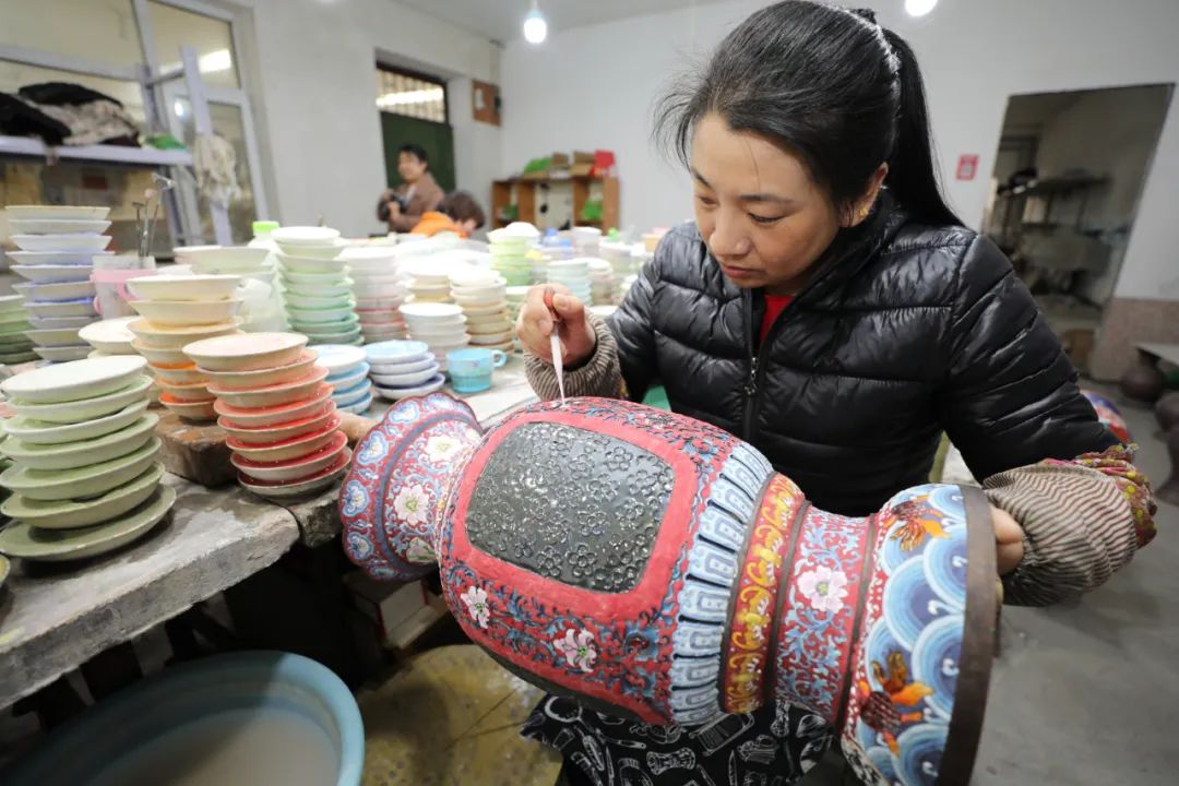 守艺匠心守护非遗文化,大厂景泰蓝资料