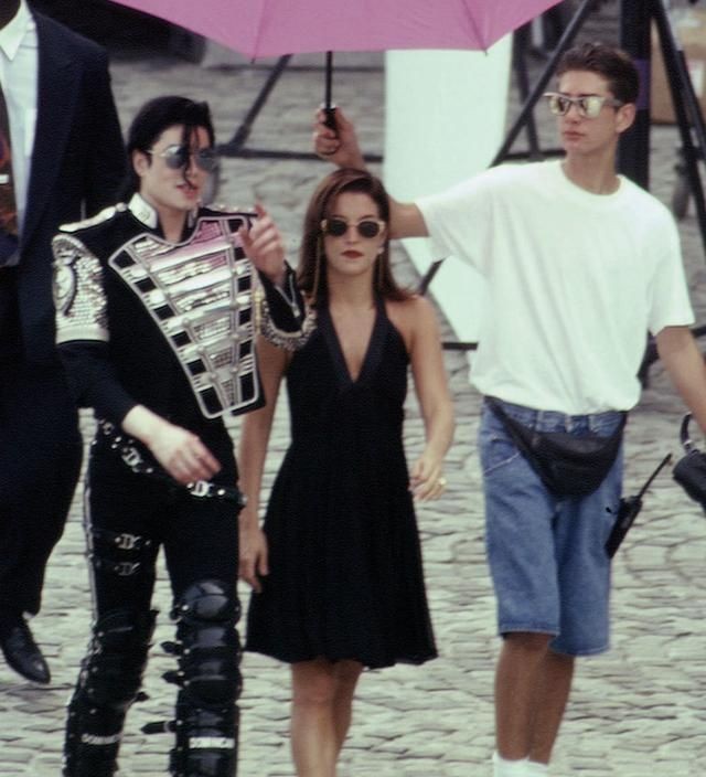 “猫王”独生女：败光上亿家产，四婚四离，晚年落魄儿子自杀