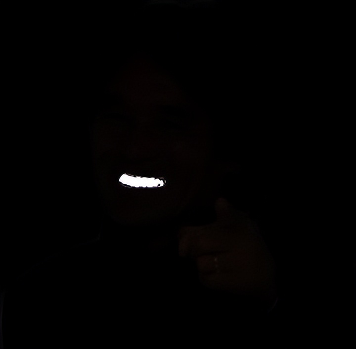 日本小哥用“世界上最黑的黑色”涂满全身!网友:像来自另个世界