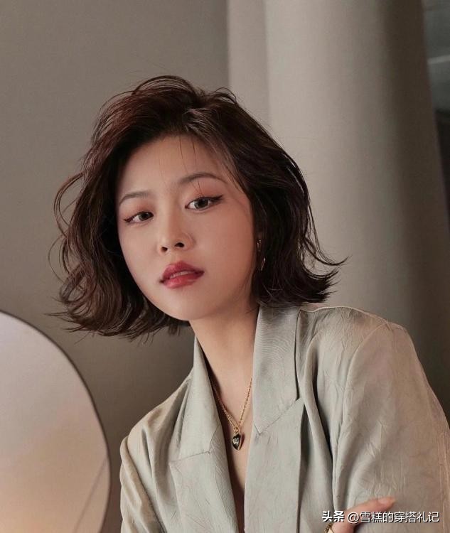 中短发显老还是显年轻,为什么有的短发显老气