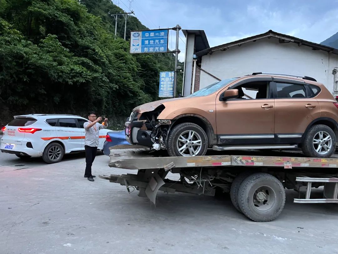 四川雅安芦山县地震经济损失,雅安芦山6.1级地震损失