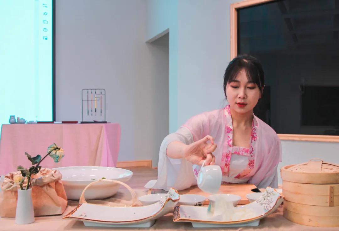 心中有爱幼儿园,幼儿园食育课程教师培训