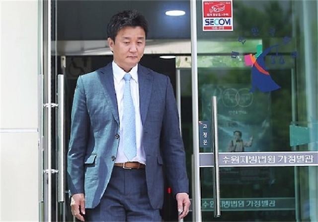 韩星张紫妍：被迫陪睡超100次后自杀，涉事财阀叫嚣：谁敢判我？