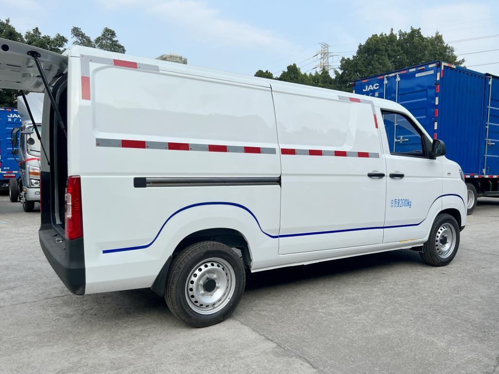 江淮蓝猫m1最高时速,江淮蓝猫m1是微面吗