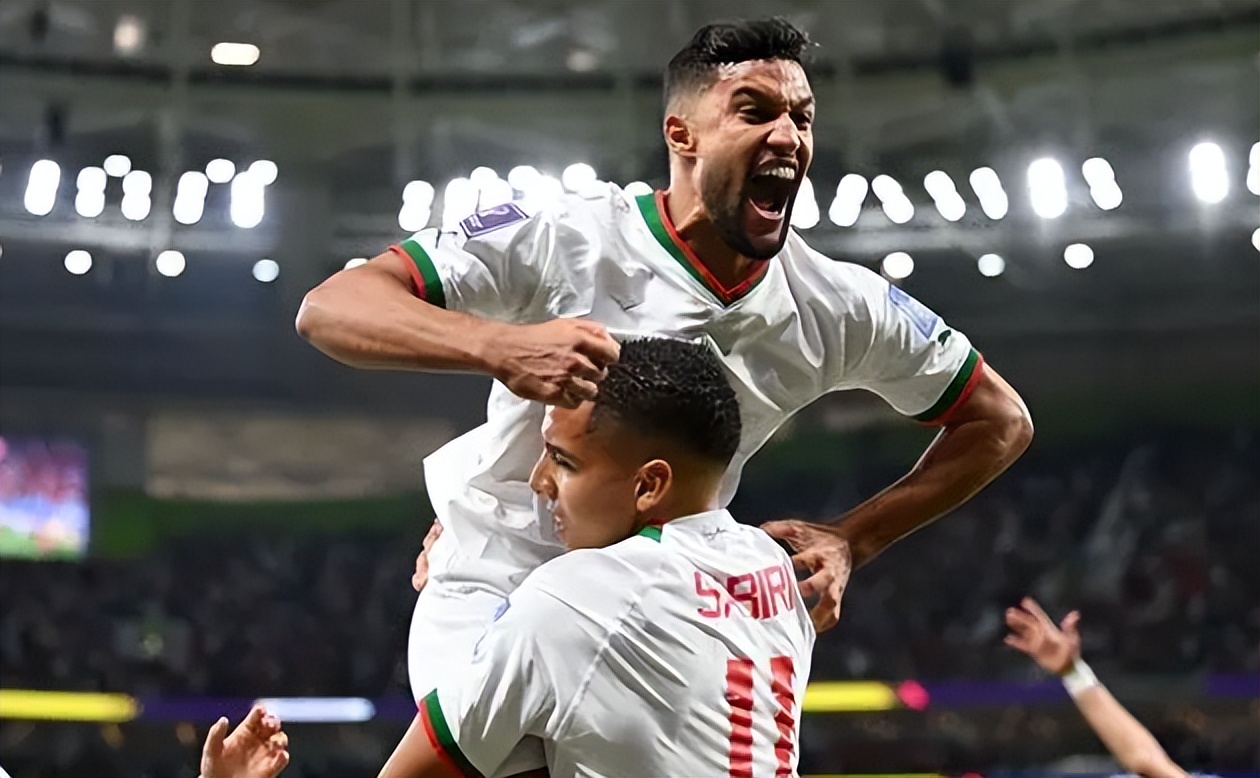 世界杯姆巴佩传射吉鲁梅开二度,世界杯姆巴佩迪巴拉解围