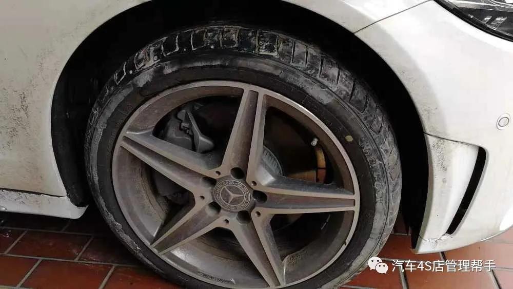 4s店奇葩事,4s店试驾车出事故搞笑